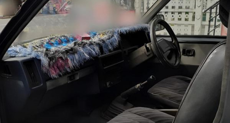 NISSAN D21 1990