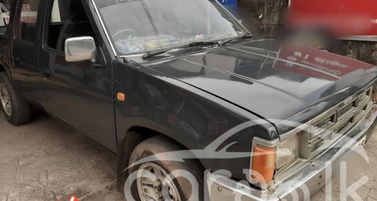 NISSAN D21 1990