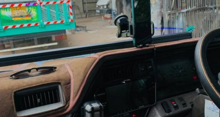NISSAN CARAVAN E24 1993