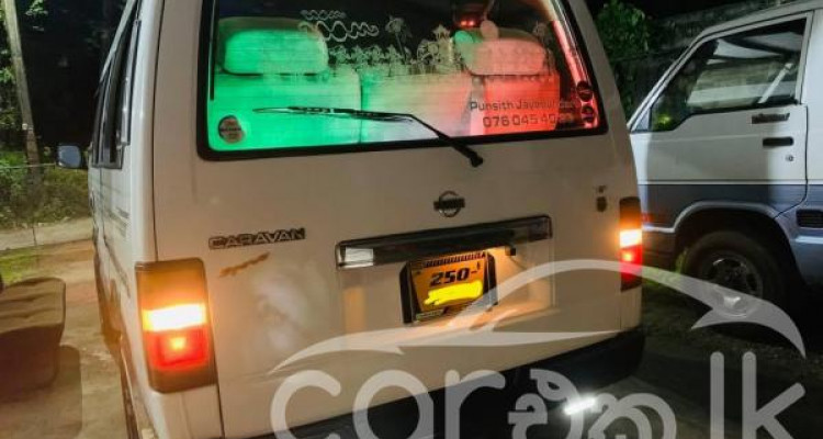 NISSAN CARAVAN E24 1993