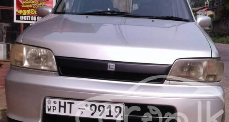NISSAN CUBE 2001