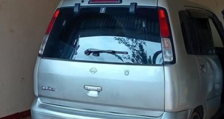 NISSAN CUBE 2001