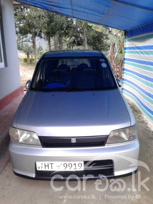NISSAN CUBE 2001