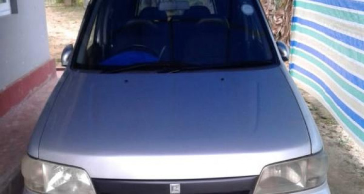 NISSAN CUBE 2001