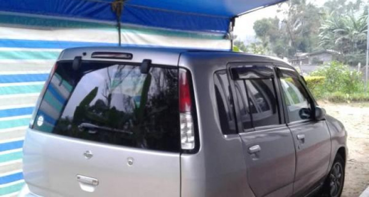 NISSAN CUBE 2001