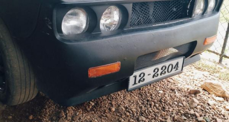 NISSAN SUNNY B211 1982