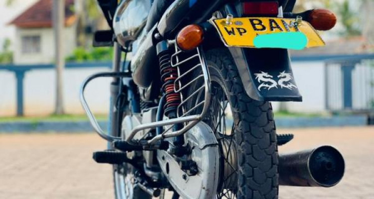 BAJAJ CT100 2013