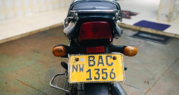 BAJAJ CT100 2013