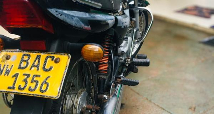 BAJAJ CT100 2013