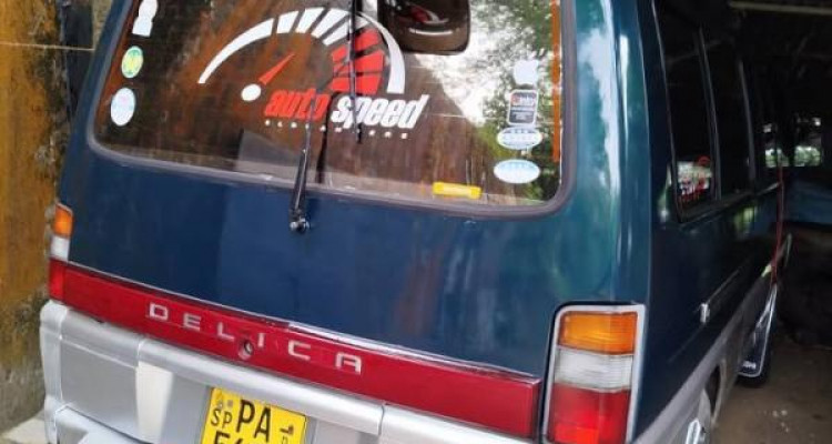 MITSUBISHI DELICA PO15 2000