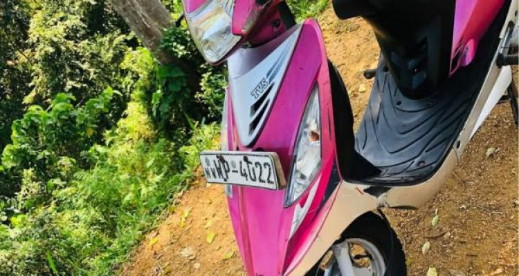 TVS SCOOTY STREAK 2011