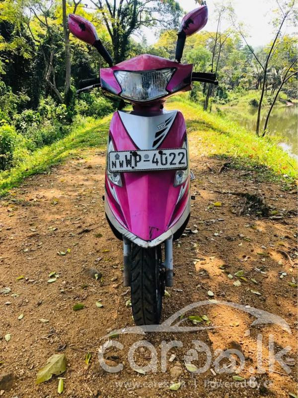 TVS SCOOTY STREAK 2011