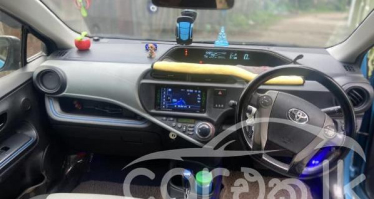 TOYOTA AQUA 2014