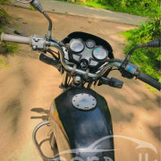 BAJAJ CALIBER 2004