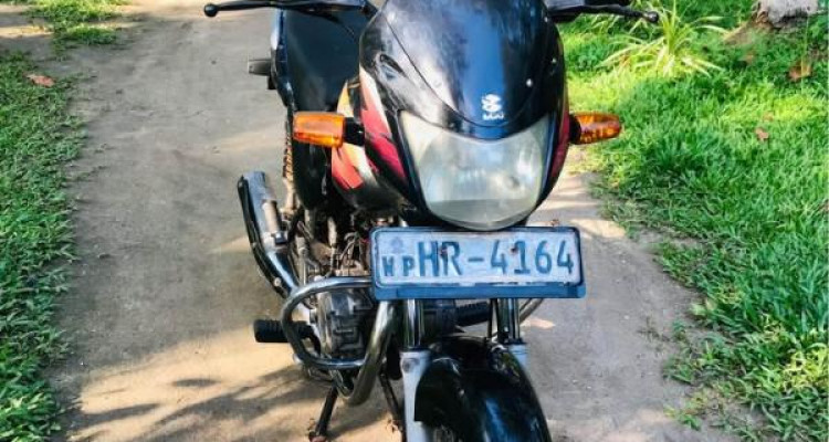 BAJAJ CALIBER 2004
