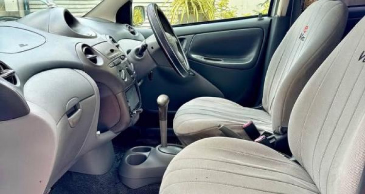 TOYOTA VITZ 1999