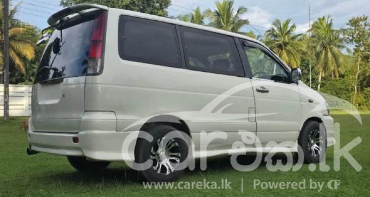 TOYOTA NOAH KR42 2000