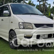 TOYOTA NOAH KR42 2000