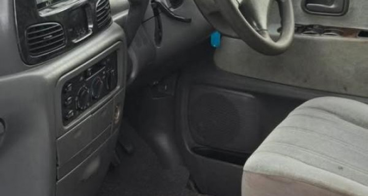 TOYOTA NOAH KR42 2000