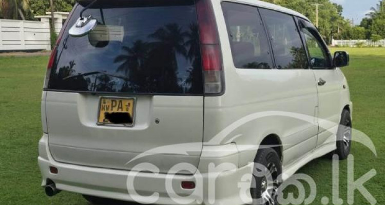 TOYOTA NOAH KR42 2000