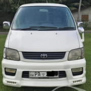 TOYOTA NOAH KR42 2000