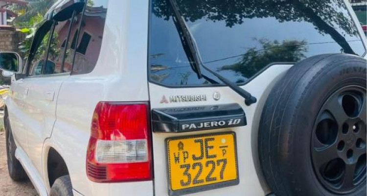 MITSUBISHI PAJERO 2000