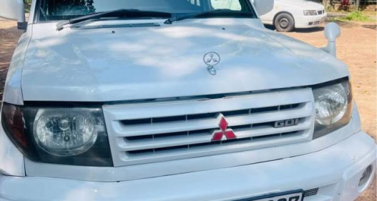 MITSUBISHI PAJERO 2000