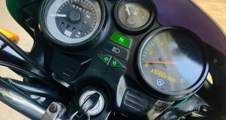 BAJAJ CALIBER 2004