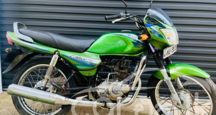 BAJAJ CALIBER 2004
