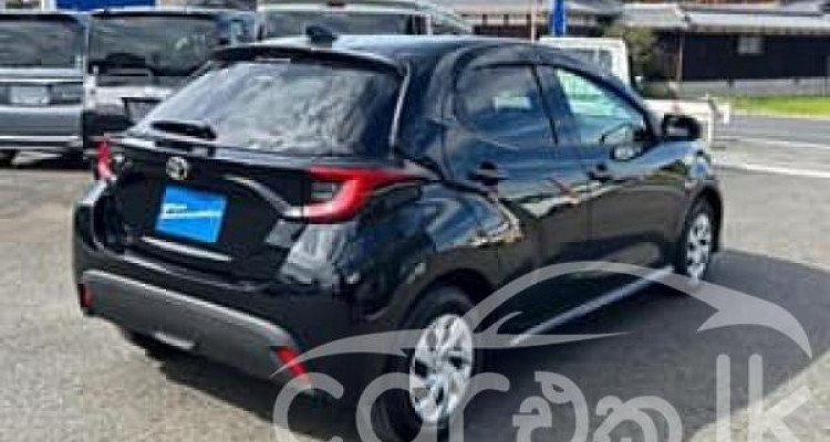 TOYOTA YARIS 2024