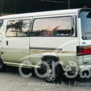 NISSAN CARAVAN 1999