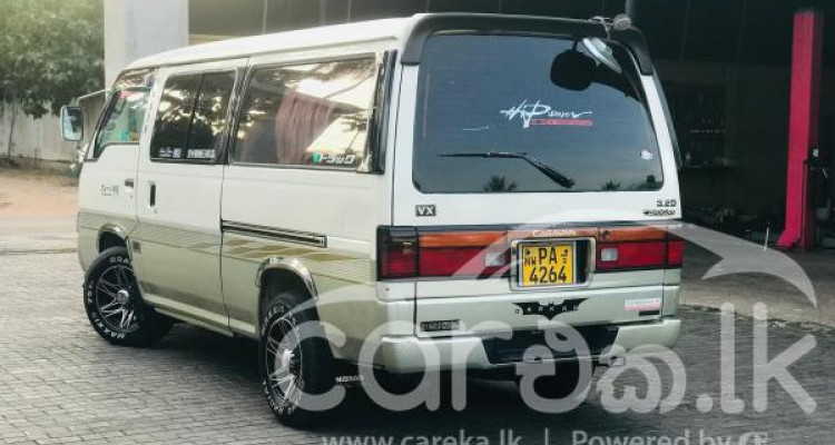 NISSAN CARAVAN 1999