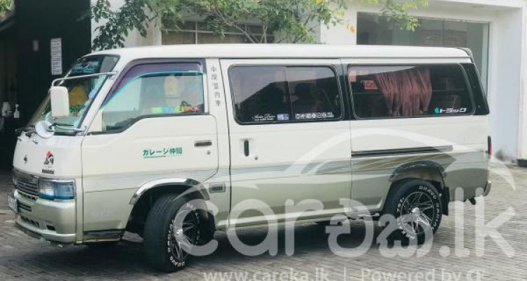 NISSAN CARAVAN 1999