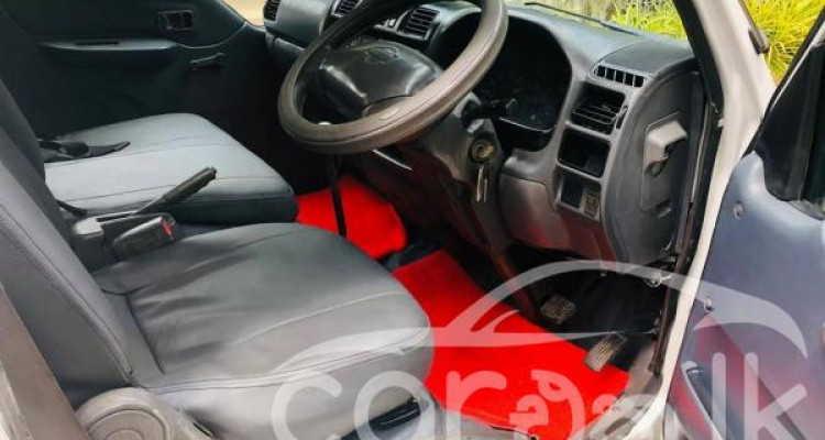 NISSAN VANETTE 2002