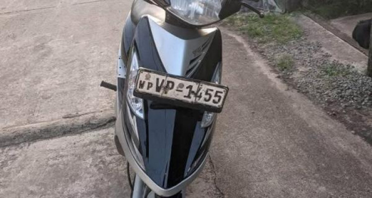 TVS SCOOTY STREAK 2010