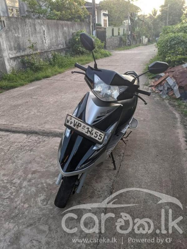 TVS SCOOTY STREAK 2010