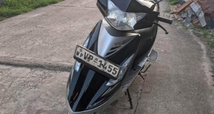TVS SCOOTY STREAK 2010