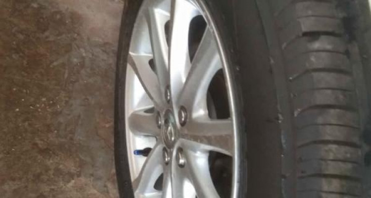 TOYOTA PREMIO 2014