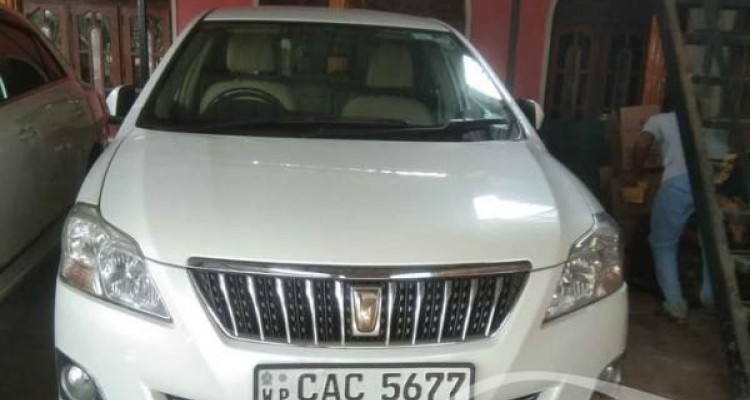 TOYOTA PREMIO 2014