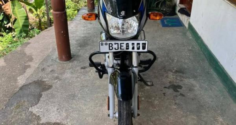 BAJAJ CT100 2023