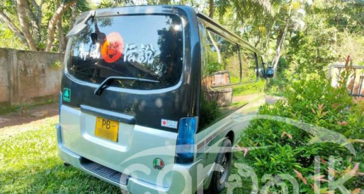 NISSAN CARAVAN E25 2002