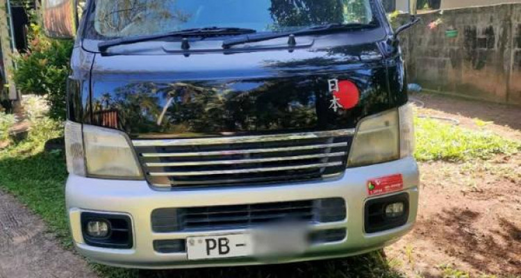 NISSAN CARAVAN E25 2002