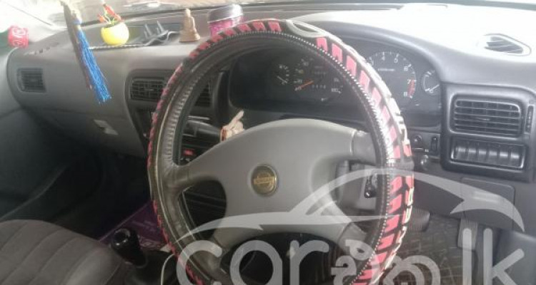 NISSAN SUNNY 1992