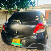 TOYOTA VITZ 2010