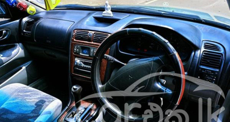 MITSUBISHI GALANT 2000