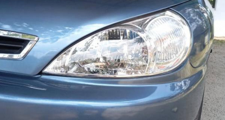 KIA RIO 2003