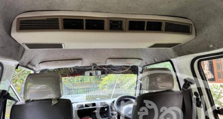 MAZDA BONGO 2008