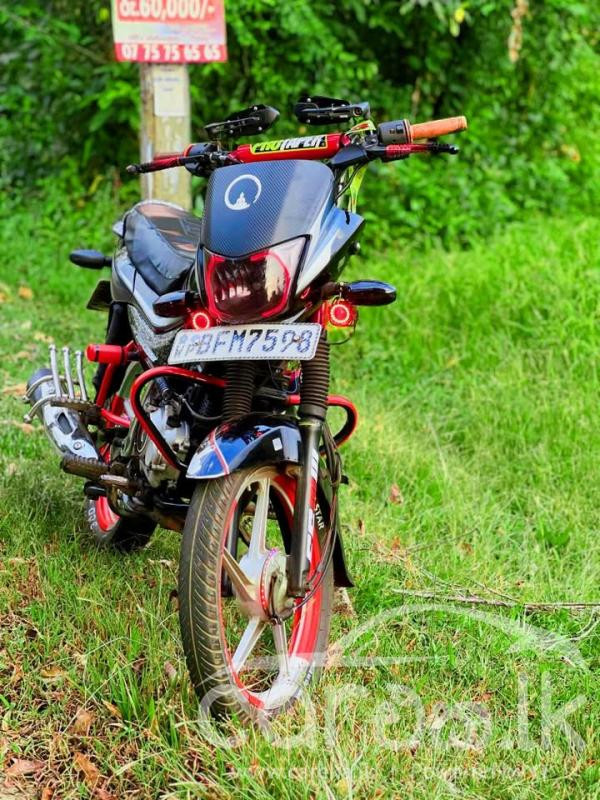 BAJAJ PLATINA 2017