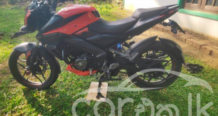 BAJAJ PULSAR NS160 2018