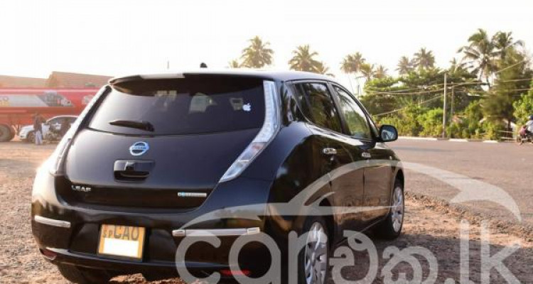 NISSAN LEAF 2015